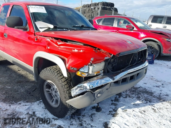 2000 Dodge Dakota SLT with VIN 1B7GG22X5YS655335, listed as a IAAI auction lot 41275339 with 132,121 mi miles and . Bid and sale history available at carsss.com. Image 6.