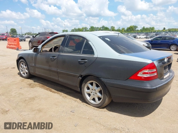 2002 Mercedes-Benz C 230/260/280/320 with VIN WDBRF61J22F160864, listed as a IAAI auction lot 42626253 with 197,552 mi miles and . Bid and sale history available at DreamBid. Image 3.