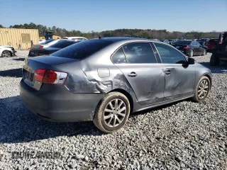 2014 Volkswagen Jetta Sedan SE w/Connectivity with VIN 3VWD07AJ7EM411432, listed as a Copart auction lot 43646655 with 138,430 mi miles and Salvage Title. Bid and sale history available at carsss.com. Image 3.