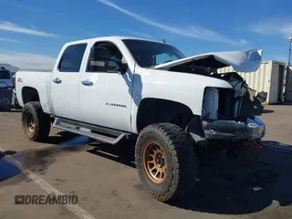 2012 Chevrolet Silverado 1500 LT with VIN 1GCPKSE76CF238110, listed as a IAAI auction lot 41650368 with 224,357 mi miles and . Bid and sale history available at DreamBid. Image 1.