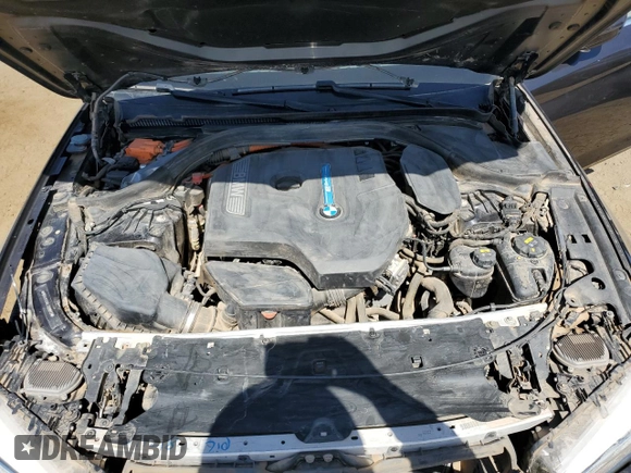 2020 BMW 5 Series with VIN WBAJB1C06LCD09913, listed as a Copart auction lot 71437384 with 5,544 mi miles and Salvage title. Bid and sale history available at DreamBid. Image 11.