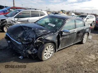 2014 Chrysler 200 Limited with VIN 1C3CCBCG0EN179938, listed as a Copart auction lot 43925905 with 0 mi miles and Salvage Title. Bid and sale history available at carsss.com. Image 1.