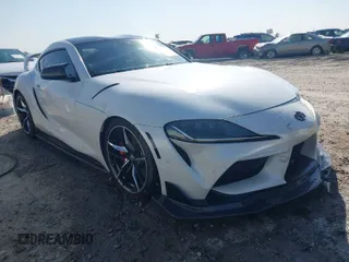 2021 Toyota GR Supra 3.0 with VIN WZ1DB0C08MW043660, listed as a IAAI auction lot 41865609 with 17,463 mi miles. Bid and sale history available at carsss.com. Image 1.