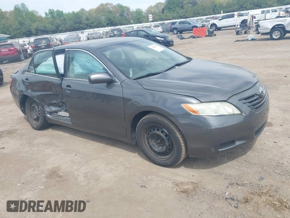 2008 Toyota Camry LE z VIN 4T4BE46K98R013524, wystawiony jako IAAI lot #42234537 z przebiegiem Nie podano mil oraz . Historia ofert i sprzedaży dostępna na DreamBid. Obrazek 1.