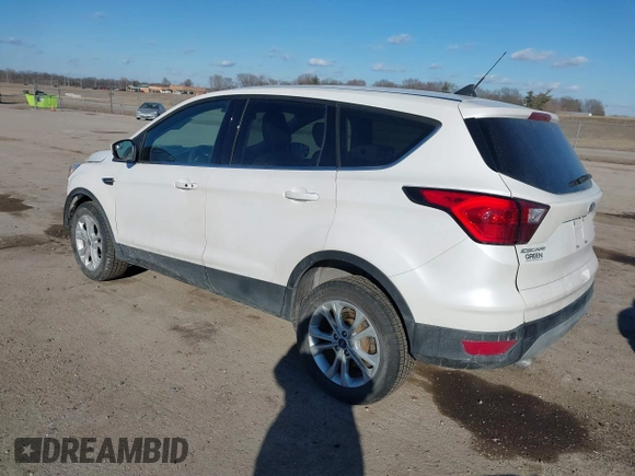 2019 Ford Escape SE z VIN 1FMCU9GD3KUC47731, wystawiony jako IAAI lot #41694244 z przebiegiem 77 059 mil mil oraz . Historia ofert i sprzedaży dostępna na DreamBid. Obrazek 3.