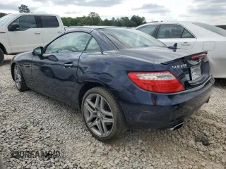 2015 Mercedes-Benz SLK 250 z VIN WDDPK4HA6FF104744, wystawiony jako Copart lot #52951165 z przebiegiem 97 422 mil mil oraz Szkoda całkowita • Salvage title. Historia ofert i sprzedaży dostępna na DreamBid. Obrazek 2.