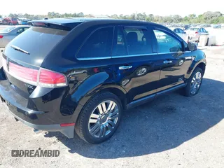 2009 Lincoln MKX z VIN 2LMDU68C29BJ05870, wystawiony jako IAAI lot #41732538 z przebiegiem 94 227 mil mil oraz . Historia ofert i sprzedaży dostępna na DreamBid. Obrazek 4.