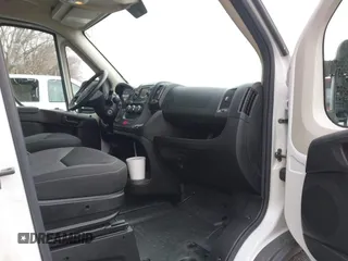 2016 Ram ProMaster Cargo with VIN 3C6TRVNG4GE100150, listed as a IAAI auction lot 41520007 with 105,799 mi miles and . Bid and sale history available at DreamBid. Image 5.