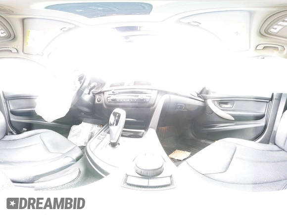 2015 BMW 3 Series 320i xDrive с VIN WBA3C3G55FNS73435, выставлен на аукционе IAAI как лот 42133912 с пробегом 111 663 миль миль и . История ставок и продаж доступна на DreamBid. Изображение 18.