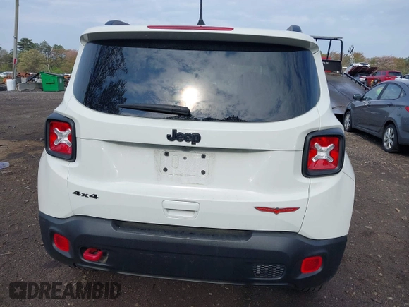2023 Jeep Renegade Trailhawk z VIN ZACNJDC16PPP73152, wystawiony jako IAAI lot #42128199 z przebiegiem 2 779 mil mil oraz . Historia ofert i sprzedaży dostępna na DreamBid. Obrazek 16.