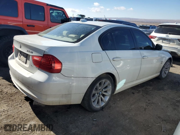 2011 BMW 3 Series 328i xDrive z VIN WBAPK5G54BNN28957, wystawiony jako Copart lot #41448975 z przebiegiem 184 889 mil mil oraz Szkoda całkowita • Salvage title. Historia ofert i sprzedaży dostępna na DreamBid. Obrazek 3.