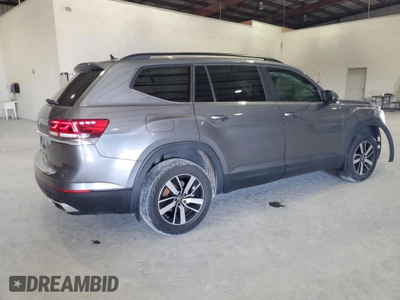 2021 Volkswagen Atlas SE with VIN 1V2DP2CAXMC557210, listed as a Copart auction lot 69634074 with 37,796 mi miles and Salvage title. Bid and sale history available at DreamBid. Image 3.