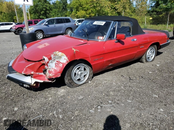 1986 Alfa Romeo Spider Veloce z VIN ZARBA5417G1036669, wystawiony jako Copart lot #83489434 z przebiegiem 71 219 mil mil oraz Czysty tytuł • Clean title. Historia ofert i sprzedaży dostępna na DreamBid. Obrazek 1.