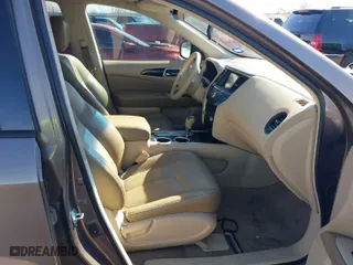2013 Nissan Pathfinder Platinum with VIN 5N1AR2MNXDC678198, listed as a IAAI auction lot 41647304 with 196,601 mi miles. Bid and sale history available at carsss.com. Image 5.