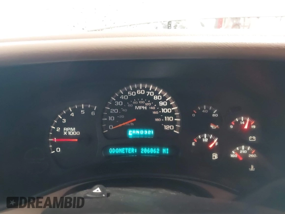 2005 Chevrolet Suburban Z71 with VIN 3GNFK16Z95G265896, listed as a IAAI auction lot 41248931 with 206,062 mi miles. Bid and sale history available at carsss.com. Image 7.