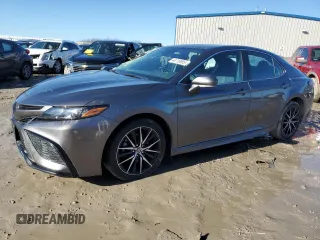 2024 Toyota Camry SE with VIN 4T1G11AK3RU844066, listed as a Copart auction lot 46710985 with 31,178 mi miles and Salvage Title. Bid and sale history available at carsss.com. Image 1.