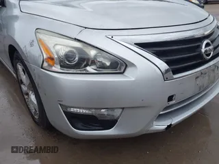 2013 Nissan Altima SV with VIN 1N4AL3APXDN554301, listed as a IAAI auction lot 42183379 with 196,786 mi miles and . Bid and sale history available at carsss.com. Image 6.