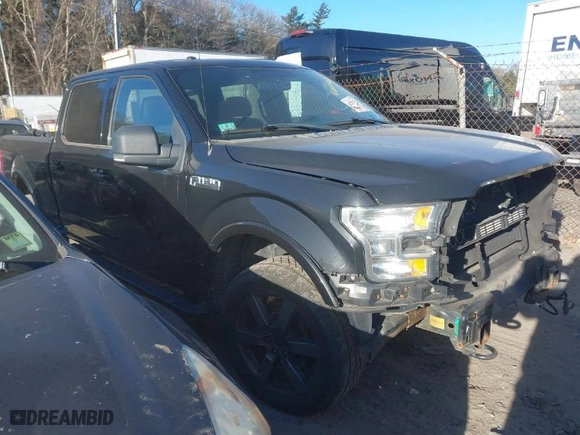 2015 Ford F-150 XLT w/HD Payload Pkg with VIN 1FTFW1EF4FFB92914, listed as a IAAI auction lot 41202920 with 155,497 mi miles. Bid and sale history available at carsss.com. Image 14.