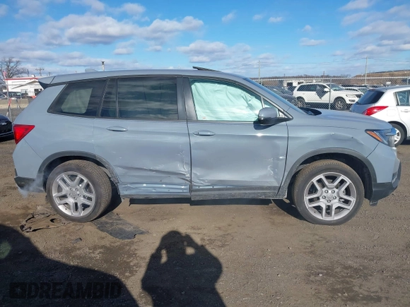 2025 Honda Passport EX-L z VIN 5FNYF8H53SB001311, wystawiony jako IAAI lot #41331984 z przebiegiem 4 272 mil mil oraz . Historia ofert i sprzedaży dostępna na DreamBid. Obrazek 13.