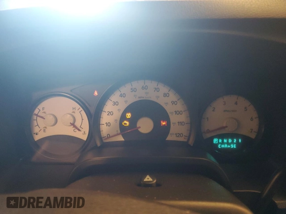 2008 Dodge Dakota SXT z VIN 1D7HW38K18S581829, wystawiony jako Copart lot #76459194 z przebiegiem 197 406 mil mil oraz Czysty tytuł • Clean title. Historia ofert i sprzedaży dostępna na DreamBid. Obrazek 9.