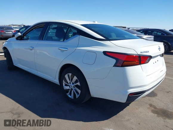 2019 Nissan Altima S with VIN 1N4BL4BV0KC217944, listed as a IAAI auction lot 41554185 with 121,514 mi miles and . Bid and sale history available at DreamBid. Image 3.