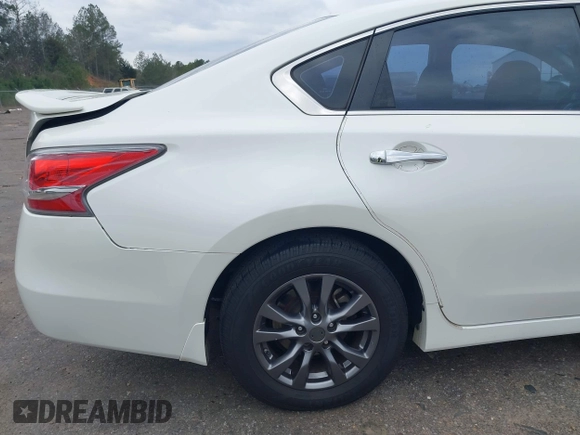 2015 Nissan Altima S with VIN 1N4AL3AP4FC568306, listed as a IAAI auction lot 41683484 with 223,450 mi miles and . Bid and sale history available at DreamBid. Image 17.