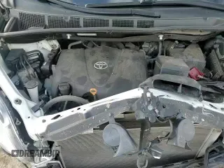 2017 Toyota Sienna XLE with VIN 5TDYZ3DC3HS874558, listed as a Copart auction lot 85587175 with 105,771 mi miles and Salvage title. Bid and sale history available at DreamBid. Image 17.