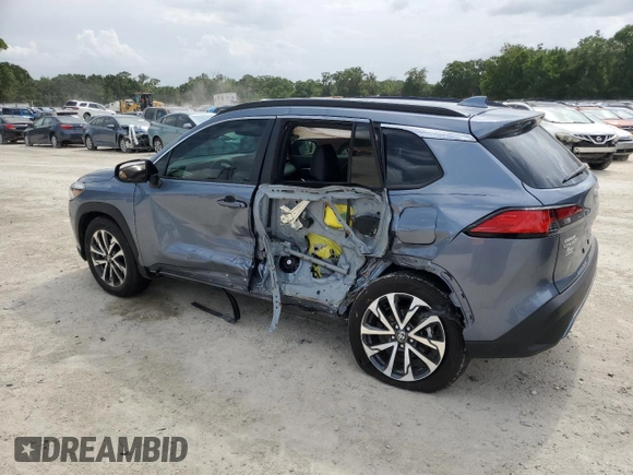2022 Toyota Corolla Cross XLE z VIN 7MUDAAAG9NV036831, wystawiony jako Copart lot #60986125 z przebiegiem 6 642 mil mil oraz Szkoda całkowita • Salvage title. Historia ofert i sprzedaży dostępna na DreamBid. Obrazek 2.