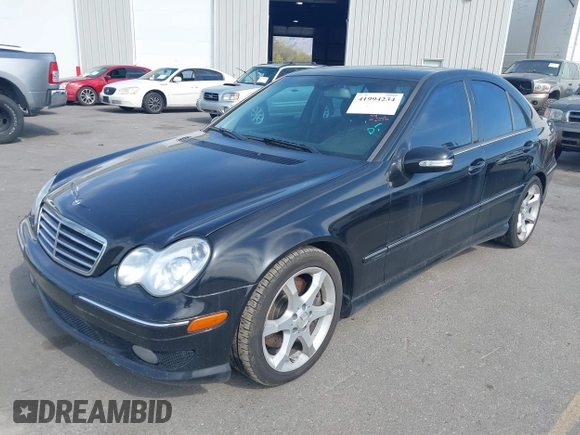 2007 Mercedes-Benz C 230 Sport z VIN WDBRF52H07F929603, wystawiony jako IAAI lot #41994234 z przebiegiem 171 484 mil mil oraz . Historia ofert i sprzedaży dostępna na DreamBid. Obrazek 2.