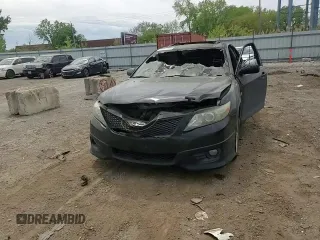 2011 Toyota Camry LE z VIN 4T1BF3EK4BU143155, wystawiony jako Copart lot #56717145 z przebiegiem Nie podano mil oraz Szkoda całkowita • Salvage title. Historia ofert i sprzedaży dostępna na DreamBid. Obrazek 13.