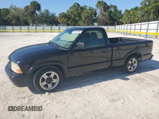 2000 GMC Sonoma SLS w/1SE Pkg with VIN 1GTCS1458Y8307612, listed as a Copart auction lot 48972935 with 170,529 mi miles and Salvage Title. Bid and sale history available at carsss.com. Image 1.