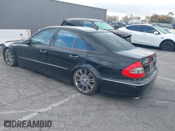 2007 Mercedes-Benz E 550 Sport with VIN WDBUF72X07A982649, listed as a IAAI auction lot 42125131 with Not provided miles and . Bid and sale history available at DreamBid. Image 3.
