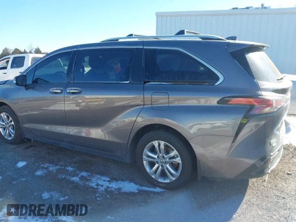 2024 Toyota Sienna Platinum z VIN 5TDESKFC6RS124975, wystawiony jako IAAI lot #41476741 z przebiegiem 15 603 mil mil oraz . Historia ofert i sprzedaży dostępna na DreamBid. Obrazek 15.
