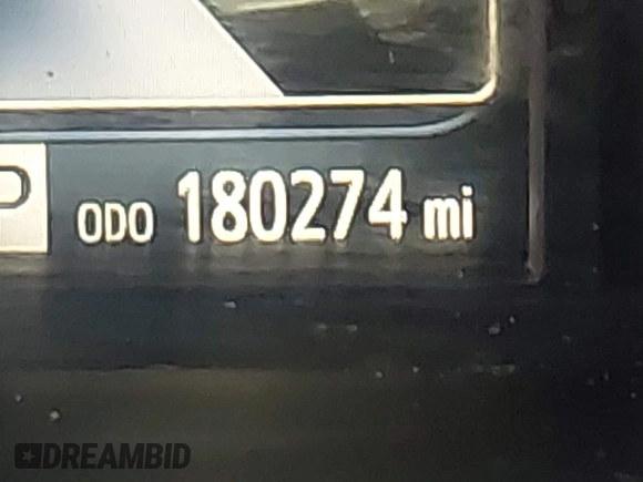 2015 Toyota Camry XLE with VIN 4T1BF1FK1FU087653, listed as a IAAI auction lot 41942940 with 180,274 mi miles. Bid and sale history available at carsss.com. Image 15.