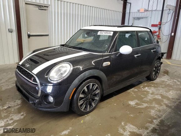 2017 MINI Hardtop 4 Door Cooper S with VIN WMWXU3C33H2F49198, listed as a Copart auction lot 45210935 with 139332 miles and Salvage Title. Bid and sale history available at carsss.com. Image 1.