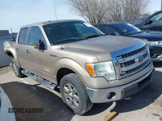 2014 Ford F-150 XL with VIN 1FTFW1ET7EKE55635, listed as a IAAI auction lot 41841231 with 263,240 mi miles. Bid and sale history available at carsss.com. Image 1.