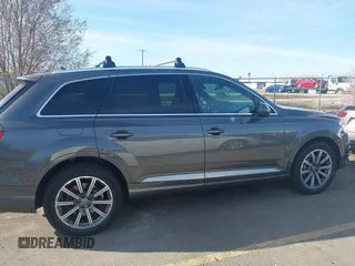 2018 Audi Q7 Premium Plus with VIN WA1LHAF78JD033266, listed as a IAAI auction lot 41749357 with 117,465 mi miles. Bid and sale history available at carsss.com. Image 13.