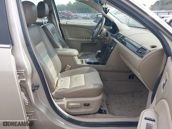 2005 Mercury Montego with VIN 1MEHM40195G606109, listed as a IAAI auction lot 40739316 with 329,715 mi miles. Bid and sale history available at carsss.com. Image 5.