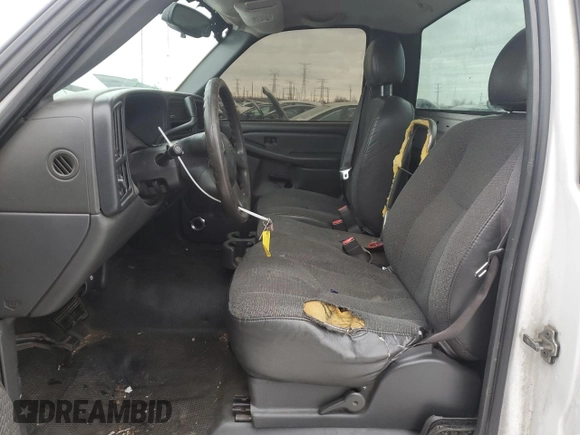 2004 Chevrolet Silverado 1500 Work Truck with VIN 1GCEC14V54Z198987, listed as a Copart auction lot 88980575 with 281,667 mi miles and Salvage Title. Bid and sale history available at carsss.com. Image 7.
