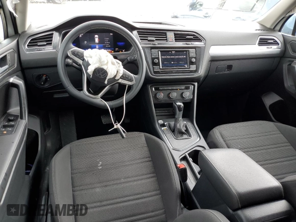 2022 Volkswagen Tiguan S with VIN 3VV1B7AX4NM014962, listed as a Copart auction lot 51811795 with 70,436 mi miles and Salvage title. Bid and sale history available at DreamBid. Image 8.
