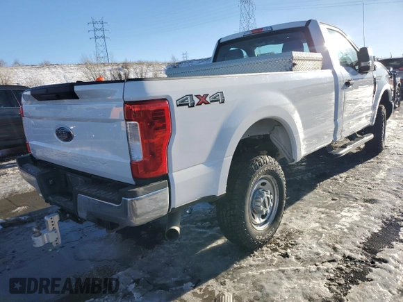 2018 Ford F-250 XLT with VIN 1FTBF2B69JEC40558, listed as a Copart auction lot 41728065 with 56,991 mi miles and Clean title. Bid and sale history available at DreamBid. Image 3.