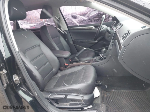2016 Volkswagen Passat 1.8T SE w/Technology with VIN 1VWBS7A32GC050411, listed as a IAAI auction lot 41729648 with 102,574 mi miles. Bid and sale history available at carsss.com. Image 5.