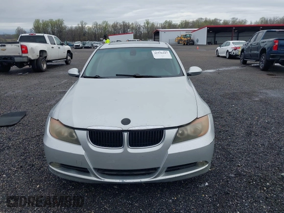 2007 BMW 3 Series 328i with VIN WBAVA33557PG53078, listed as a IAAI auction lot 41936187 with 186,492 mi miles. Bid and sale history available at carsss.com. Image 12.