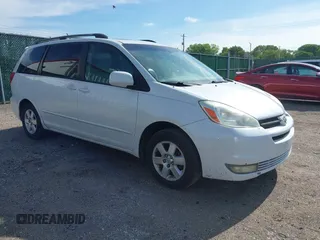 2004 Toyota Sienna XLE with VIN 5TDZA22C04S123985, listed as a IAAI auction lot 42173778 with 400,646 mi miles. Bid and sale history available at carsss.com. Image 1.