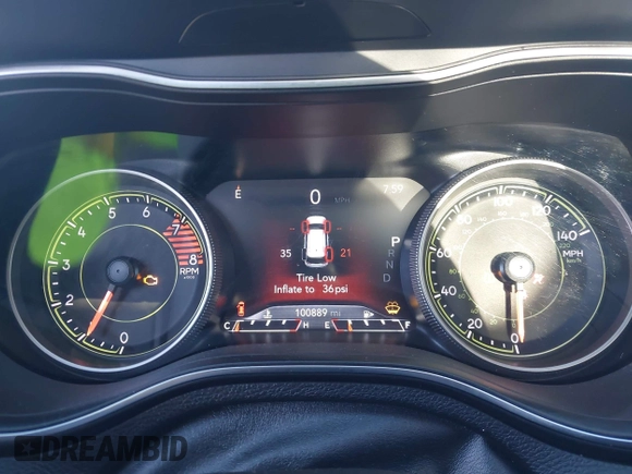 2019 Jeep Cherokee Trailhawk z VIN 1C4PJMBX0KD210316, wystawiony jako IAAI lot #42155261 z przebiegiem 100 889 mil mil oraz . Historia ofert i sprzedaży dostępna na DreamBid. Obrazek 7.