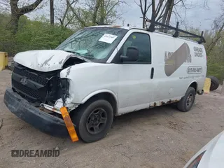 2004 Chevrolet Express Cargo z VIN 1GCFG15X141175066, wystawiony jako IAAI lot #42072307 z przebiegiem 279 939 mil mil oraz . Historia ofert i sprzedaży dostępna na DreamBid. Obrazek 2.