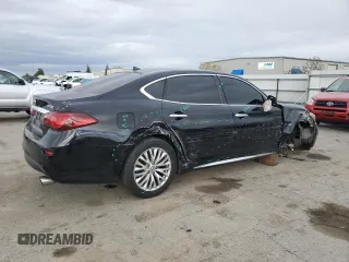 2015 Infiniti Q70 z VIN JN1BY1PP4FM600745, wystawiony jako Copart lot #44411015 z przebiegiem 80 509 mil mil oraz Szkoda całkowita • Salvage title. Historia ofert i sprzedaży dostępna na DreamBid. Obrazek 3.