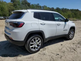 2024 Jeep Compass Latitude Lux with VIN 3C4NJDFN5RT584618, listed as a Copart auction lot 55033565 with 8,745 mi miles and Salvage title. Bid and sale history available at DreamBid. Image 3.