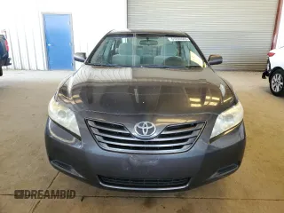 2008 Toyota Camry LE z VIN 4T1BE46K68U747760, wystawiony jako Copart lot #61265565 z przebiegiem 166 379 mil mil oraz Czysty tytuł • Clean title. Historia ofert i sprzedaży dostępna na DreamBid. Obrazek 5.