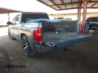 2013 Chevrolet Silverado 1500 LT with VIN 3GCPCSE00DG110686, listed as a IAAI auction lot 42034864 with 225,135 mi miles and . Bid and sale history available at DreamBid. Image 3.